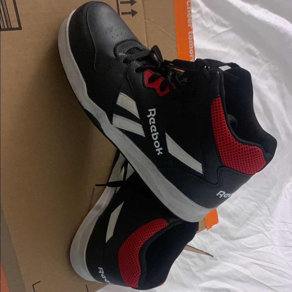 Reebok Men's Black and Red High-Top Sneakers